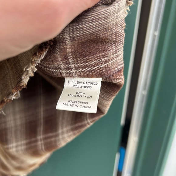 Carly Jean Los Angeles Brown Plaid Button Down Shirt - Picture 4 of 9